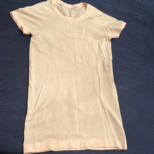 Lululemon swiftly tech short sleeve